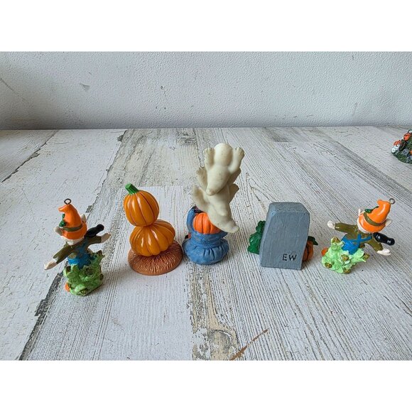Vintage Halloween village ghost scarecrow tombstone pumpkin accessories set - Picture 4 of 5